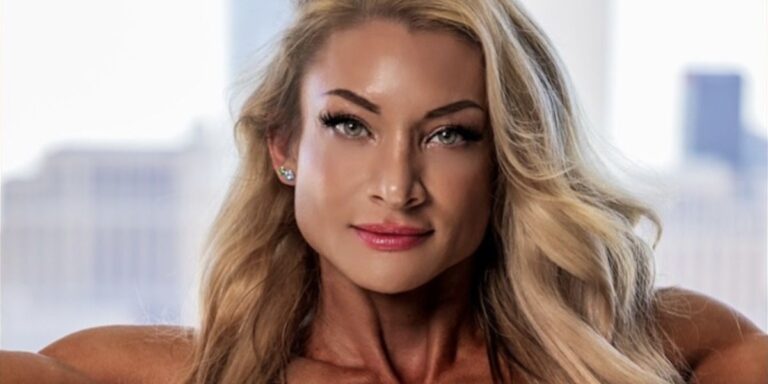 Bodybuilder Wendy Fortino in Two-Piece Workout Gear Does “Workout, Then Sauna”