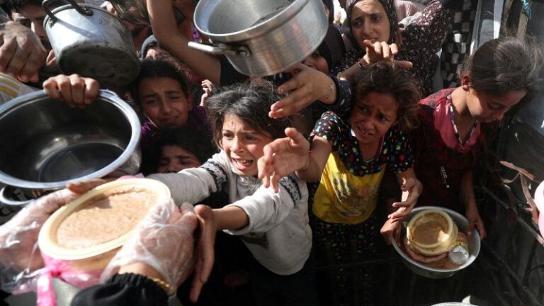 Israel-Hamas war: Aid agencies sound the alarm as Gaza blockade enters a second month