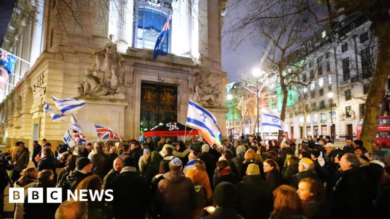 UK events remember Bondi victims as police step up security in Jewish communities