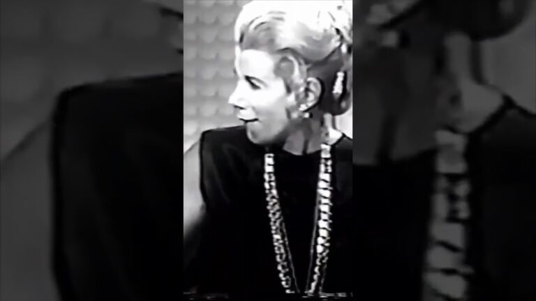 You won’t BELIEVE the mood Joan Rivers was in before conquering that vicious crowd! 🤯