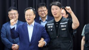 AI turned Samsung into a $1 trillion company. Its workers want a bigger slice of the pie