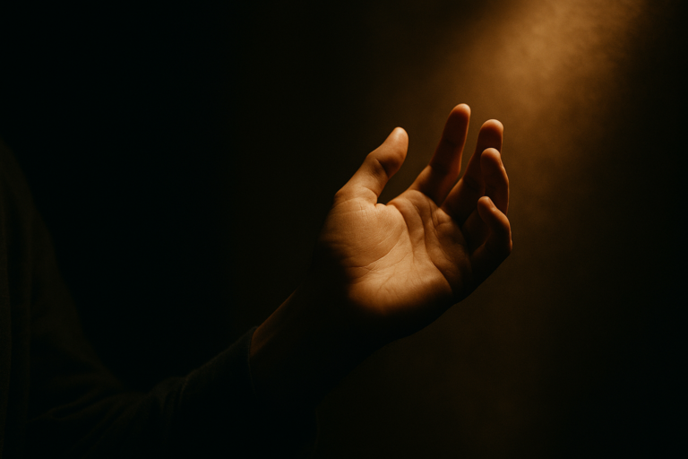 What Jesus Actually Said to Doubting Thomas — The Greek Word the Bible Uses Isn’t What You Think