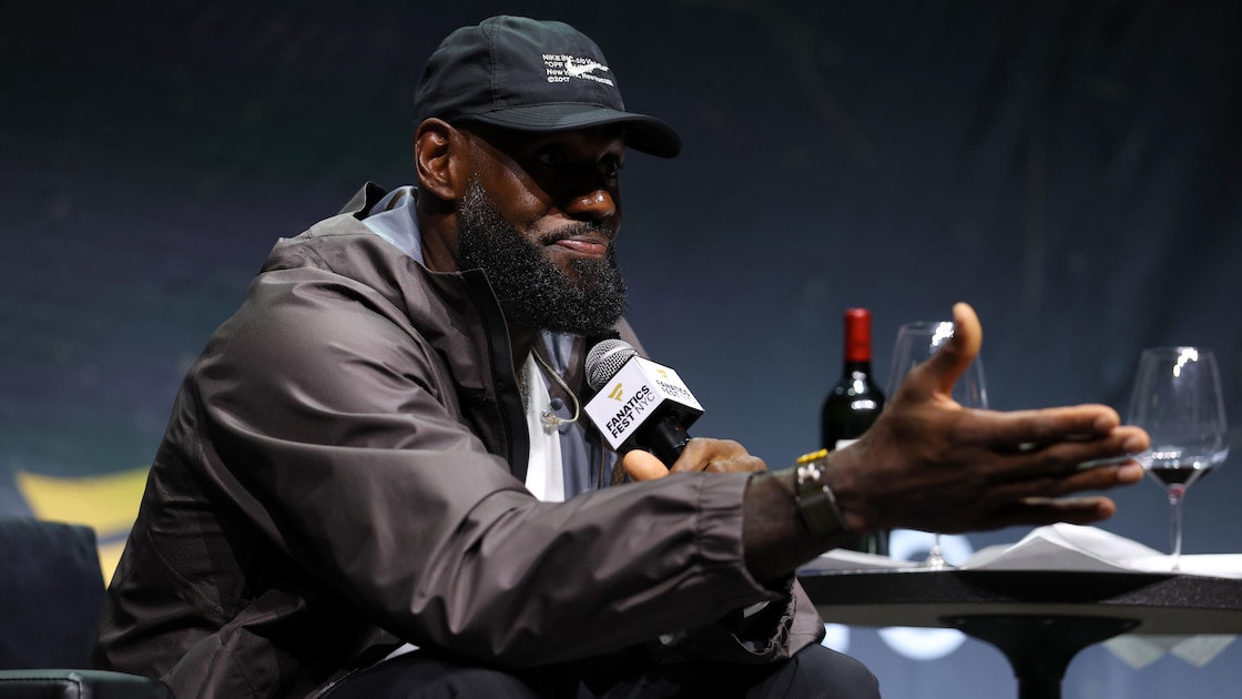 LeBron James Gives Jeezy the Key to Las Vegas and More Trending Videos from Latest Concert