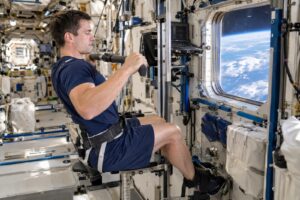 Why the Heart Weakens in Space When Nothing Pushes Back